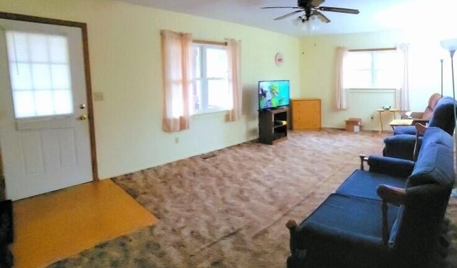 207 Smoak St, Bamberg, SC 29003 - 3 Beds, 2 Bath