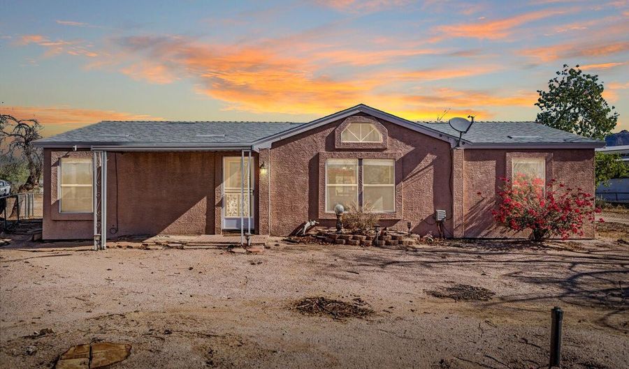 1926 E JUNCTION St, Apache Junction, AZ 85119 - 3 Beds, 2 Bath