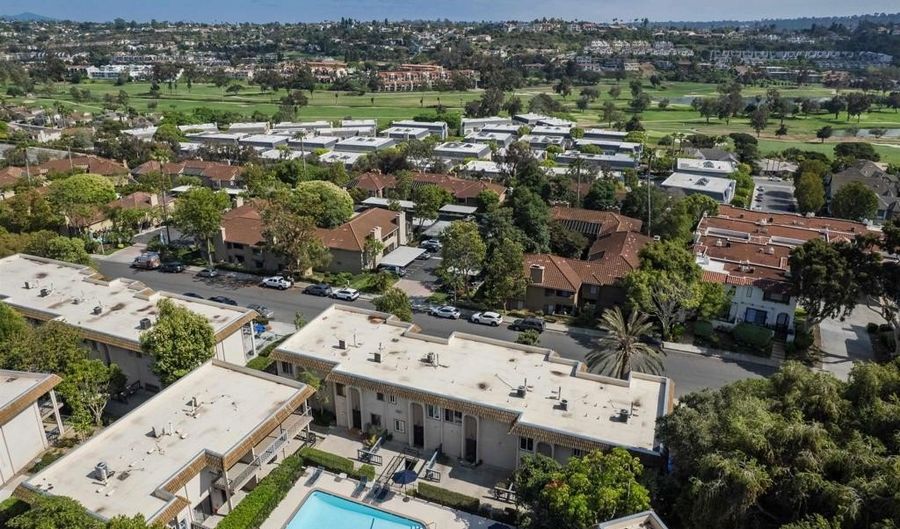 2340 Caringa Way B, Carlsbad, CA 92009 - 2 Beds, 3 Bath