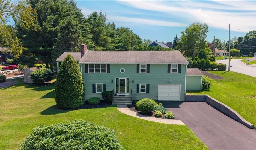 82 Hope Rd, Cranston, RI 02921 - 4 Beds, 2 Bath