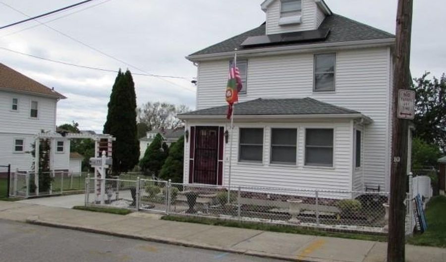77 Seventh St, East Providence, RI 02914 - 4 Beds, 3 Bath