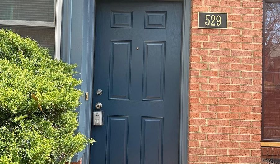 529 COLECROFT Ct, Alexandria, VA 22314 - 3 Beds, 2 Bath