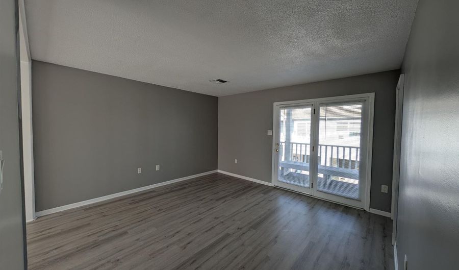 12 Galleon Ct, Atlantic City, NJ 08401 - 2 Beds, 1 Bath