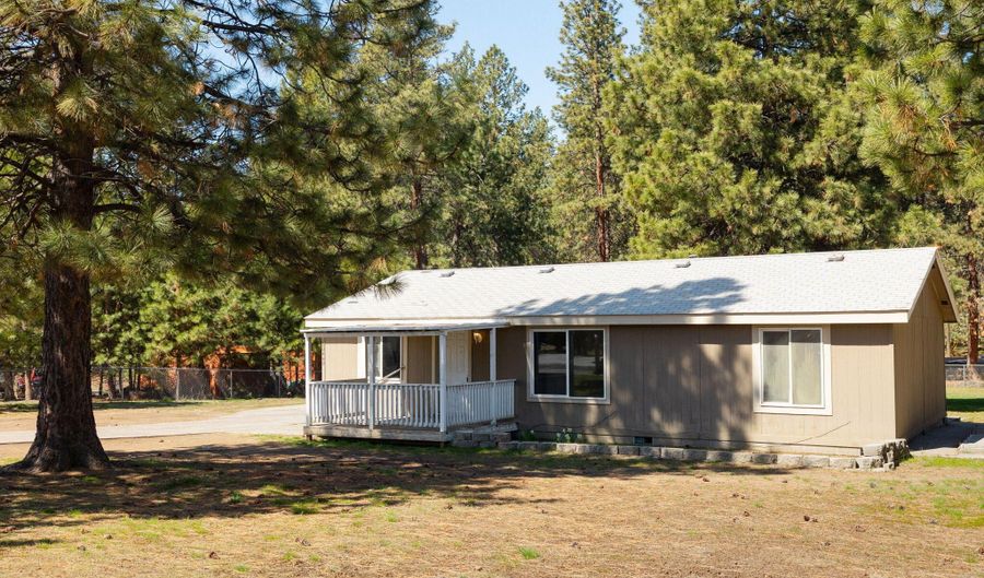 60449 Lakeview Dr, Bend, OR 97702 - 3 Beds, 2 Bath