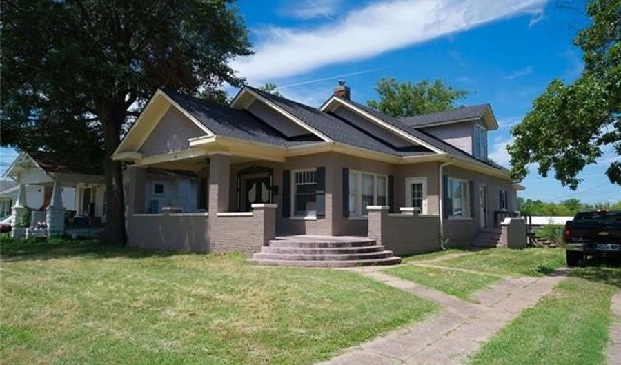 919 S 2nd St, McAlester, OK 74501 - 3 Beds, 2 Bath