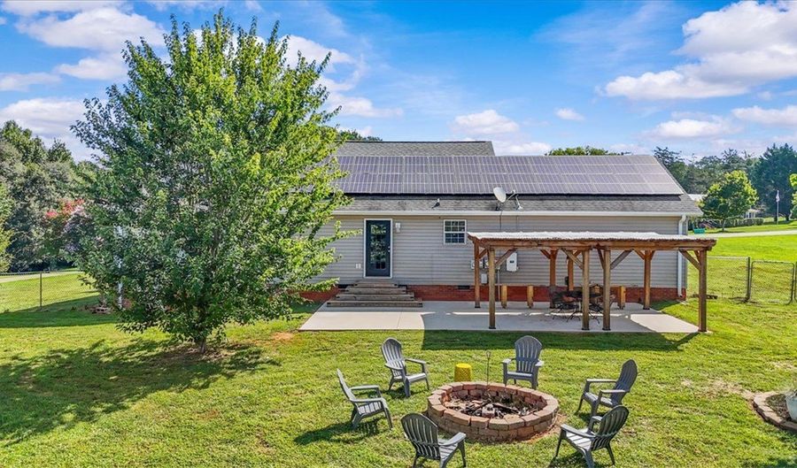 109 Sugar Creek Ln, Anderson, SC 29625 - 3 Beds, 2 Bath