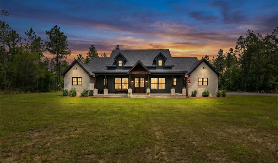 1100 Foxtrap Rd, Axis, AL 36505 - 4 Beds, 3 Bath