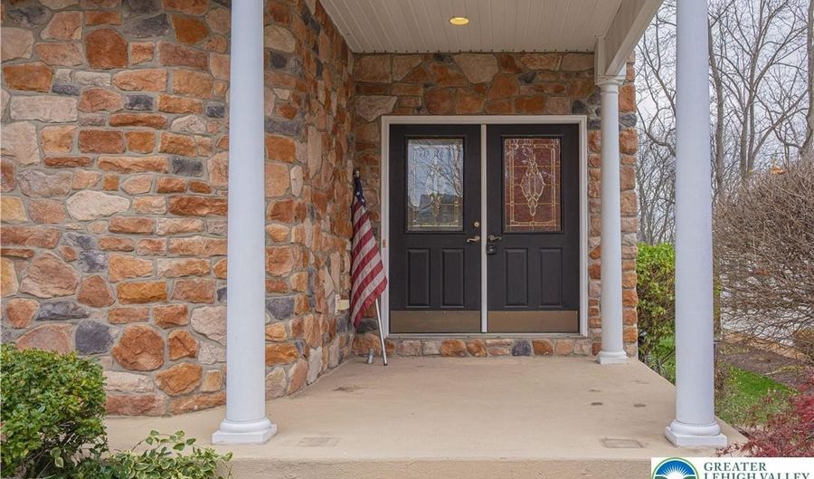 5041 Saw Grass Dr, Allen, PA 18067 - 3 Beds, 3 Bath