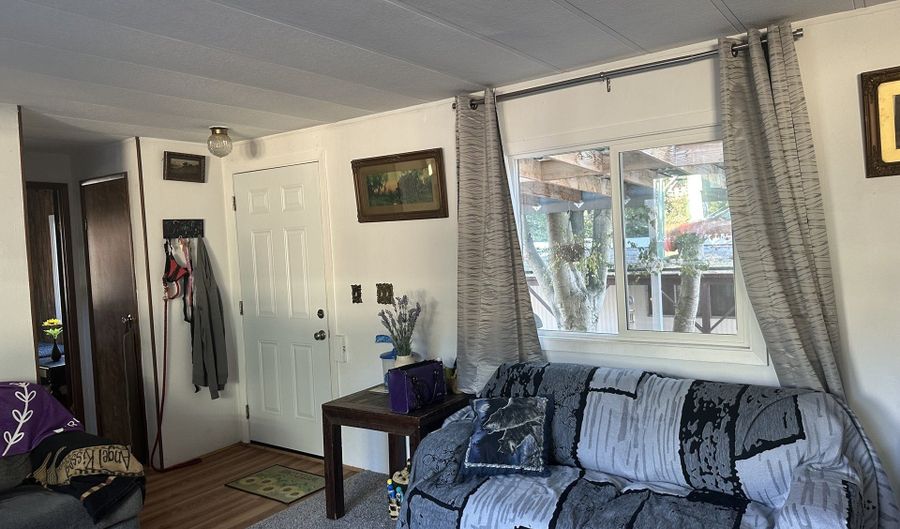 98825 PLEASANT HILL Dr 6, Brookings, OR 97415 - 2 Beds, 2 Bath