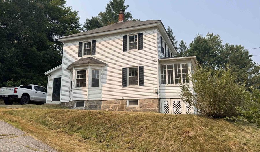 1895 Riverside Dr, Berlin, NH 03570 - 3 Beds, 1 Bath