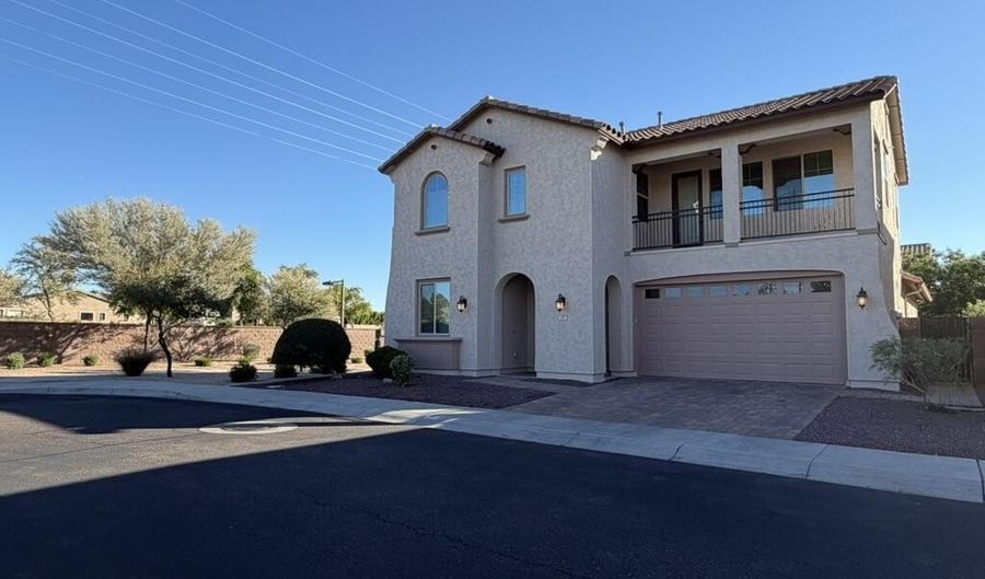 297 E KAIBAB Dr, Chandler, AZ 85249 - 5 Beds, 3 Bath