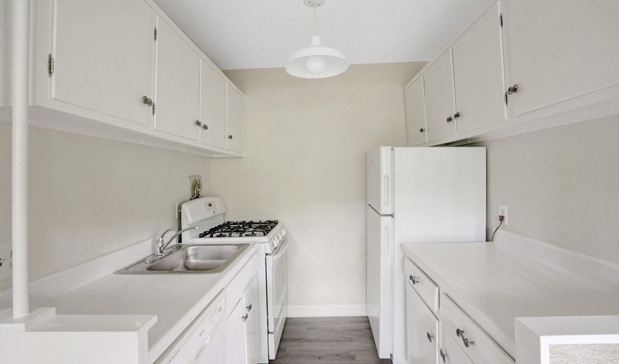 7717 DONNYBROOK Ct 103, Annandale, VA 22003 - 2 Beds, 1 Bath