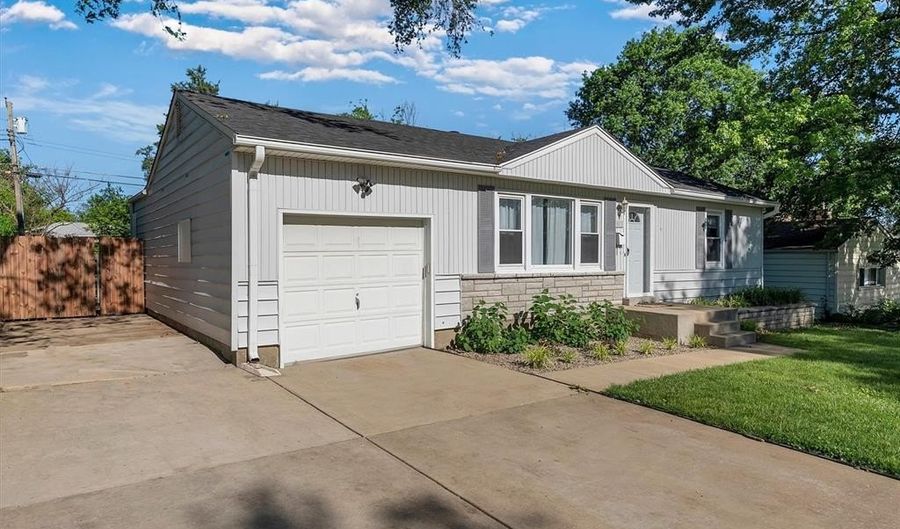 8531 General Grant Ln, Affton, MO 63123 - 4 Beds, 1 Bath