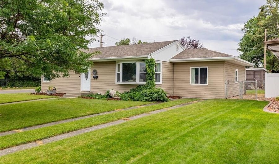 2026 Kerper Blvd, Cody, WY 82414 - 3 Beds, 1 Bath
