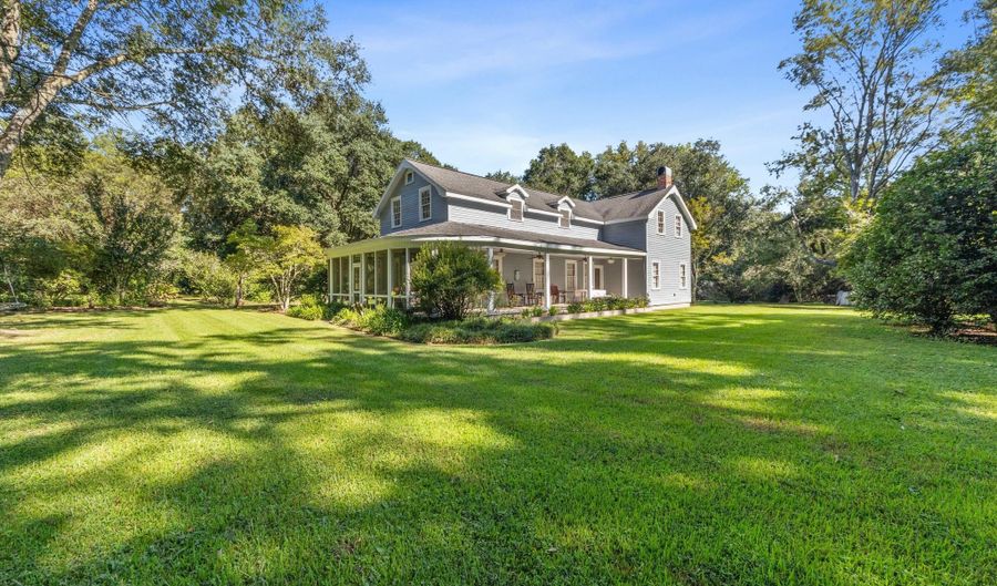 193 A Notre Reve Ln, Arnaudville, LA 70512 - 6 Beds, 3 Bath