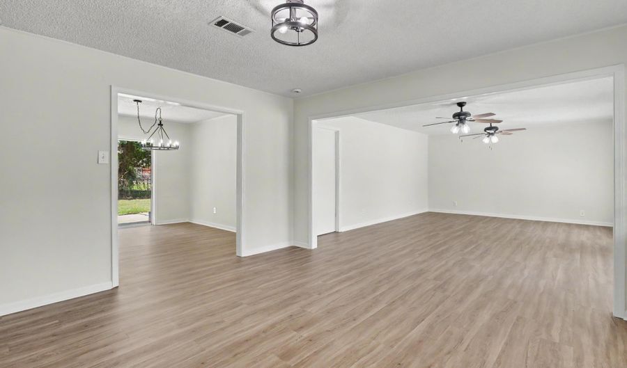2074 Trailwood Dr, Biloxi, MS 39532 - 3 Beds, 2 Bath