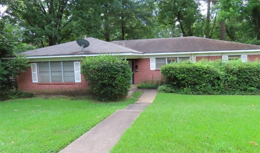705 College St, Shreveport, LA 71104 - 3 Beds, 2 Bath