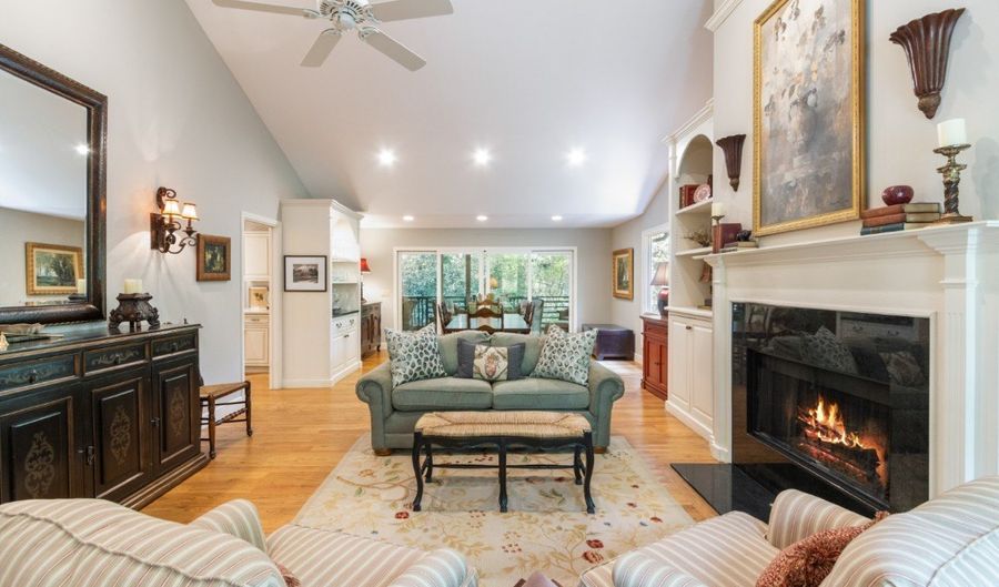 24 Stoney Creek Rd, Highlands, NC 28741 - 3 Beds, 2 Bath