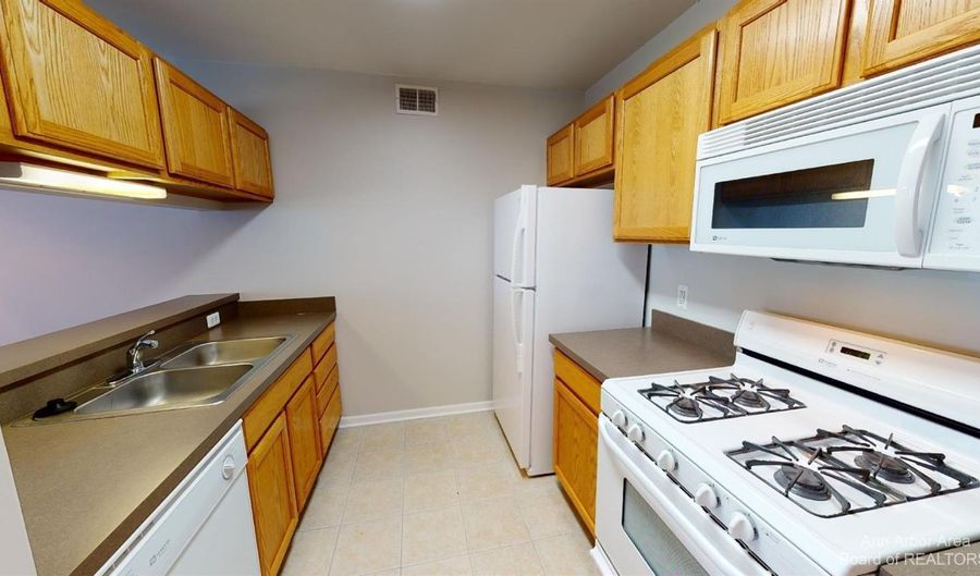 2785 S Knightsbridge Cir, Ann Arbor, MI 48105 - 2 Beds, 2 Bath