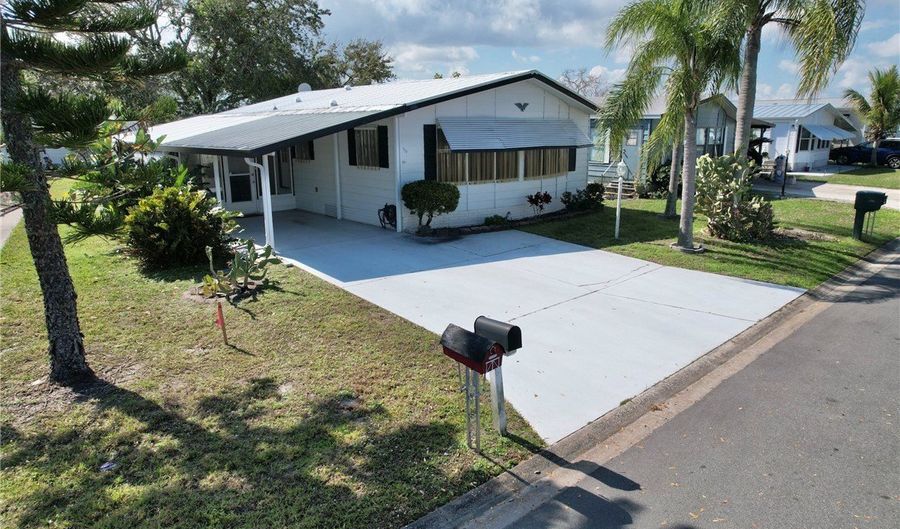 727 Hyacinth Cir, Barefoot Bay, FL 32976 - 2 Beds, 2 Bath