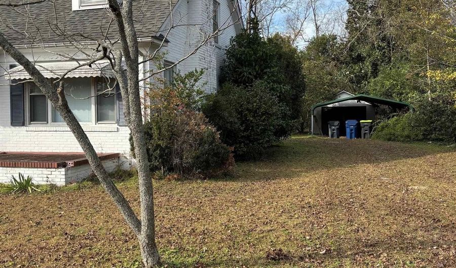 209 E Columbia Ave, Batesburg, SC 29070 - 4 Beds, 2 Bath