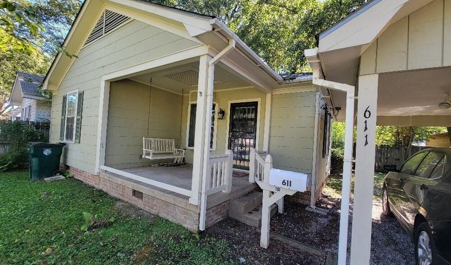 611 W President Ave, Greenwood, MS 38930 - 2 Beds, 1 Bath