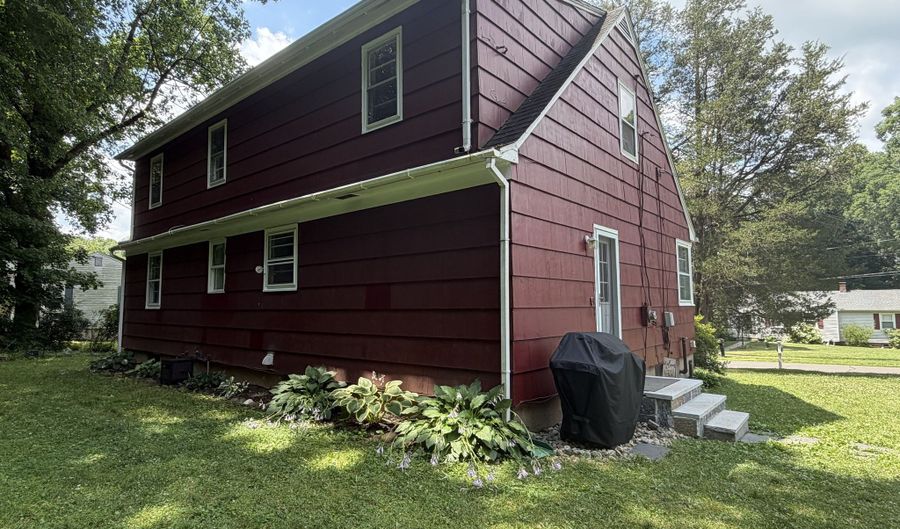 110 Green Hill Ln, Cheshire, CT 06410 - 5 Beds, 2 Bath