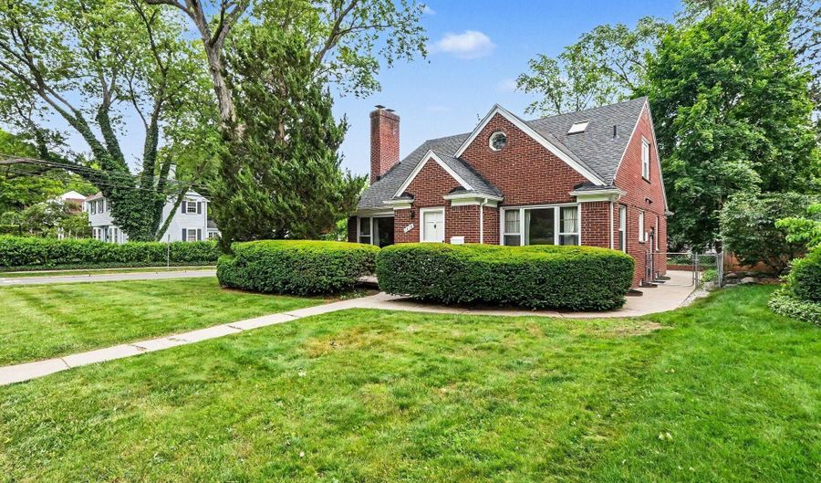 1616 Morton Ave, Ann Arbor, MI 48104 - 4 Beds, 2 Bath