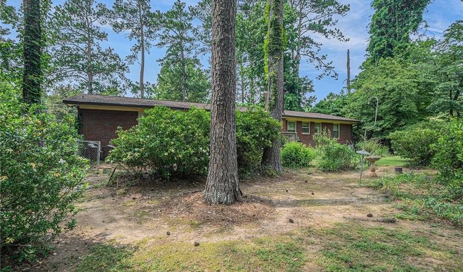 245 Forest Heights Dr, Athens, GA 30606 - 3 Beds, 2 Bath