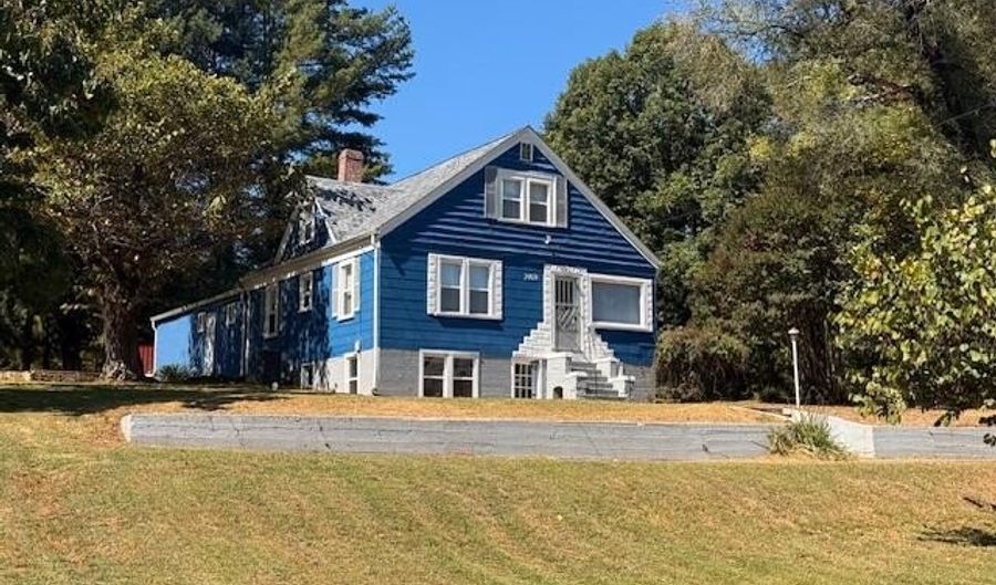 2469 Oak Level Rd, Bassett, VA 24055 - 4 Beds, 2 Bath