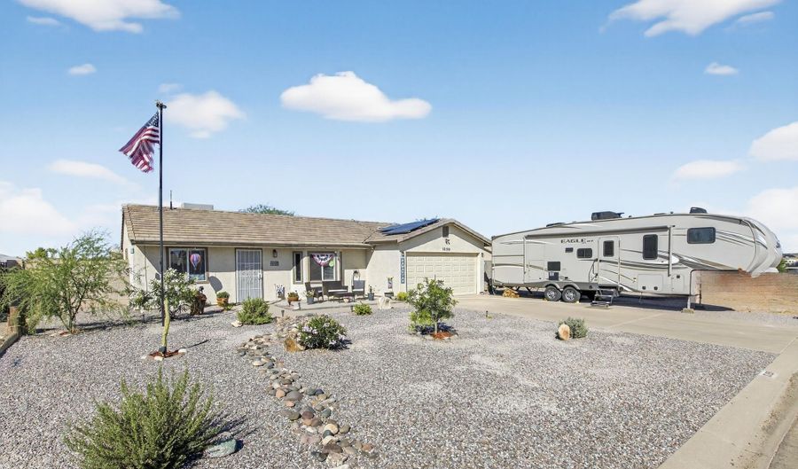 10199 W FERNANDO Dr, Arizona City, AZ 85123 - 3 Beds, 2 Bath