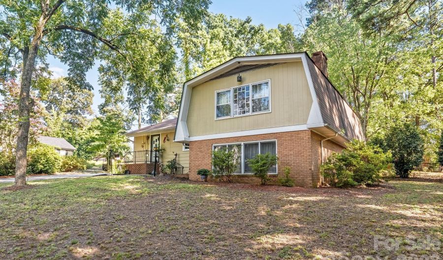 1659 Maple Ave, Albemarle, NC 28001 - 3 Beds, 2 Bath