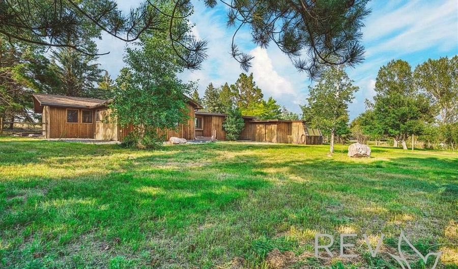 5550 Greybull Hwy, Cody, WY 82414 - 4 Beds, 2 Bath