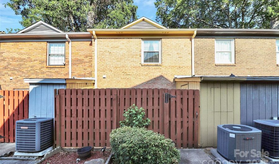 4500 Central Ave B, Charlotte, NC 28205 - 2 Beds, 2 Bath