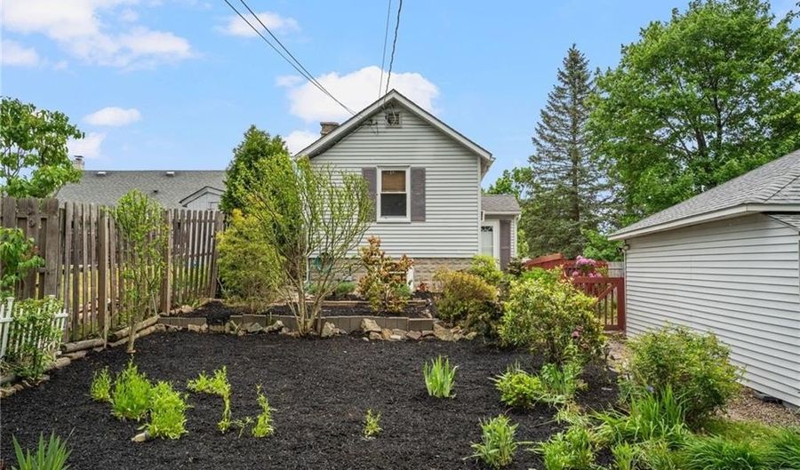 84 Ash Ave, Cranston, RI 02910 - 2 Beds, 1 Bath