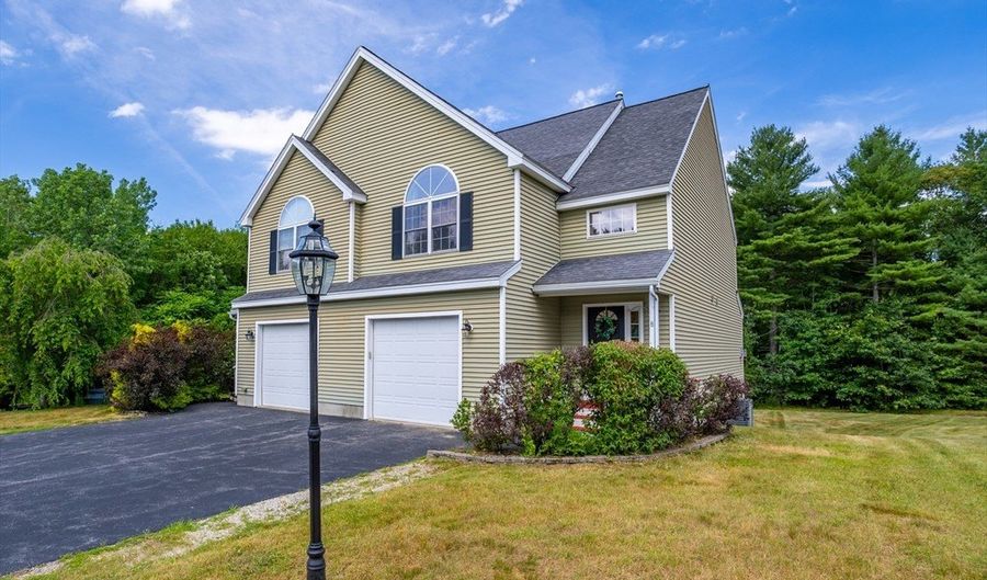 8 Alden Dr 8, Berlin, MA 01503 - 2 Beds, 3 Bath