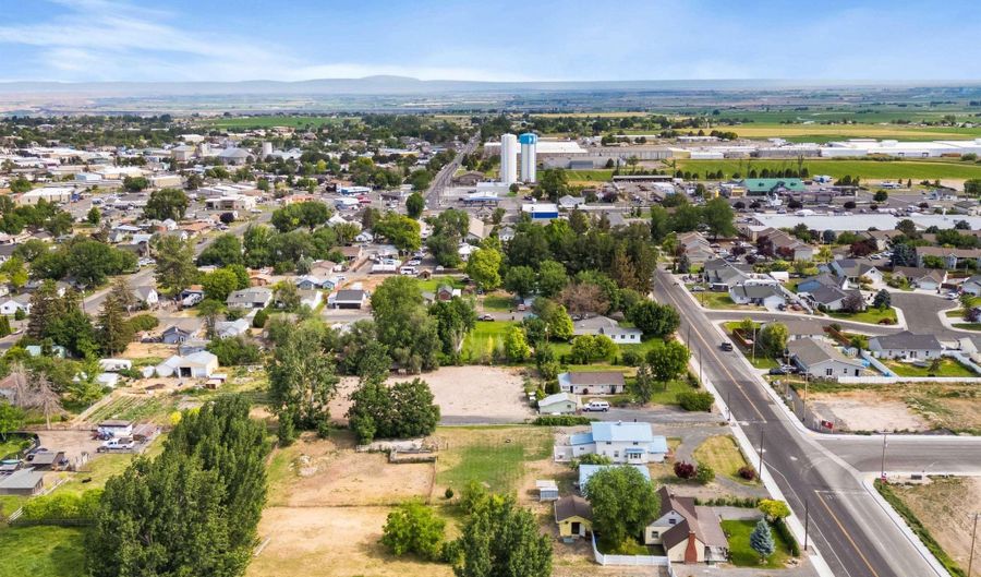 916 Fair St, Buhl, ID 83316 - 3 Beds, 2 Bath