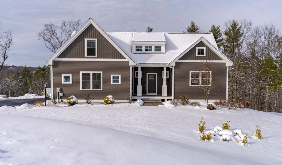 22 Sunrise Cir, Auburn, NH 03032 - 3 Beds, 4 Bath