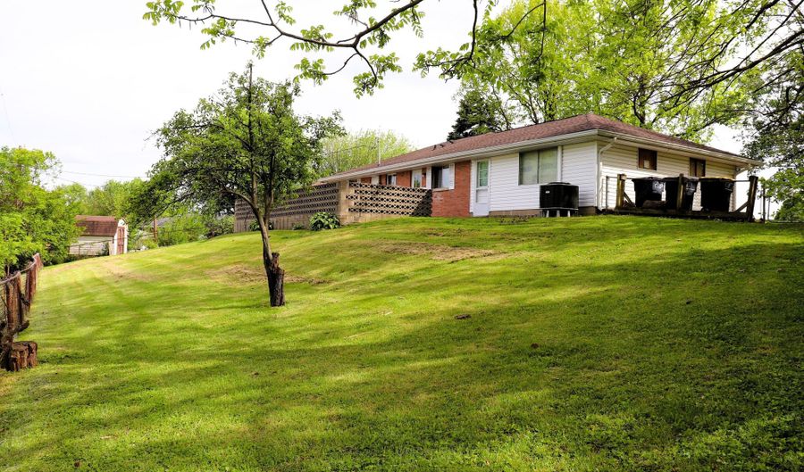 706 Bobs Ct, Beech Grove, IN 46107 - 3 Beds, 1 Bath