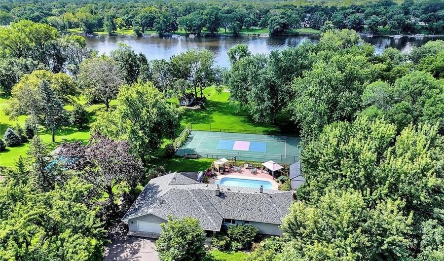 706 Benton St, Anoka, MN 55303 - 3 Beds, 2 Bath