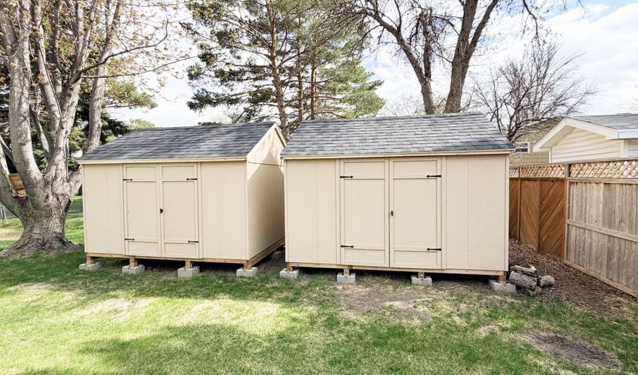 816 NE 18th Ave, Aberdeen, SD 57401 - 4 Beds, 3 Bath