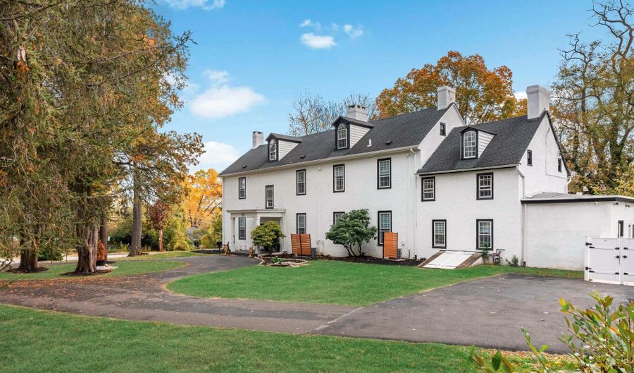 1339 WHEATSHEAF Ln, Abington, PA 19001 - 7 Beds, 7 Bath