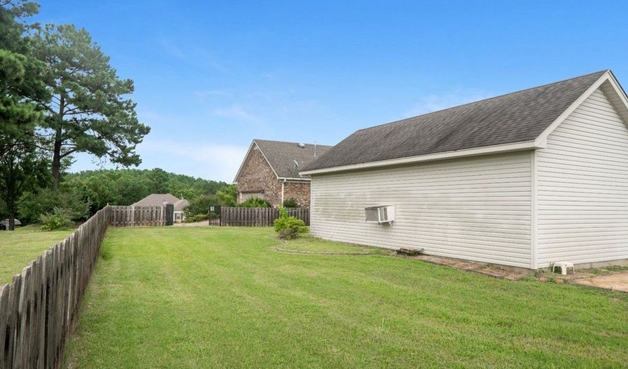 110 Old Lake Cv, Batesville, MS 38606 - 4 Beds, 2 Bath