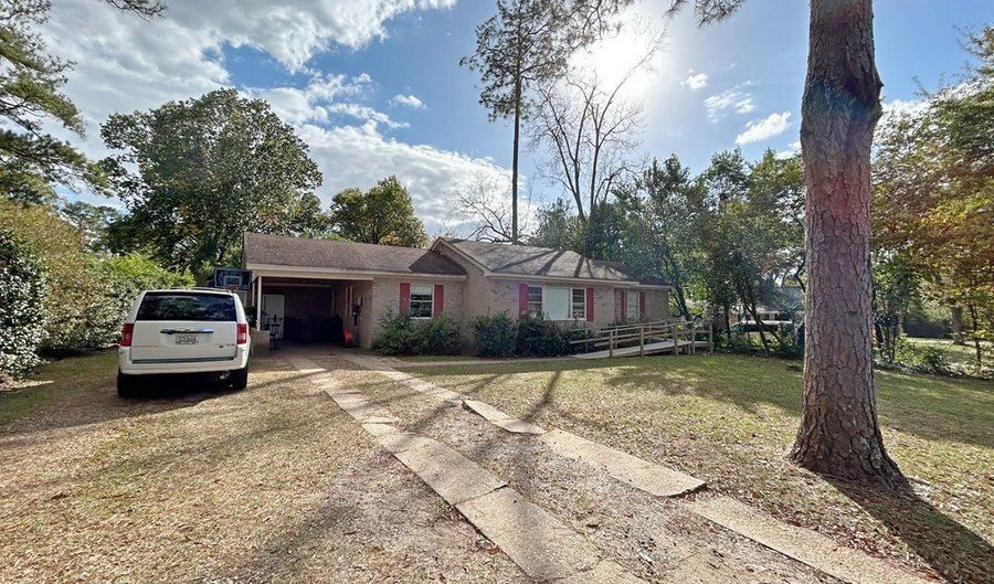 2024 Stuart Ave, Albany, GA 31707 - 3 Beds, 2 Bath