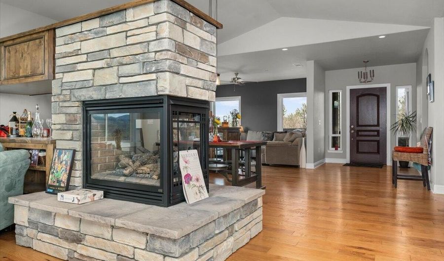 15093 Sunshine Ridge Rd, Anderson, CA 96007 - 3 Beds, 2 Bath