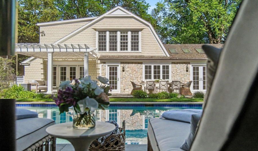 540 Rock Creek Dr, Ann Arbor, MI 48104 - 5 Beds, 5 Bath