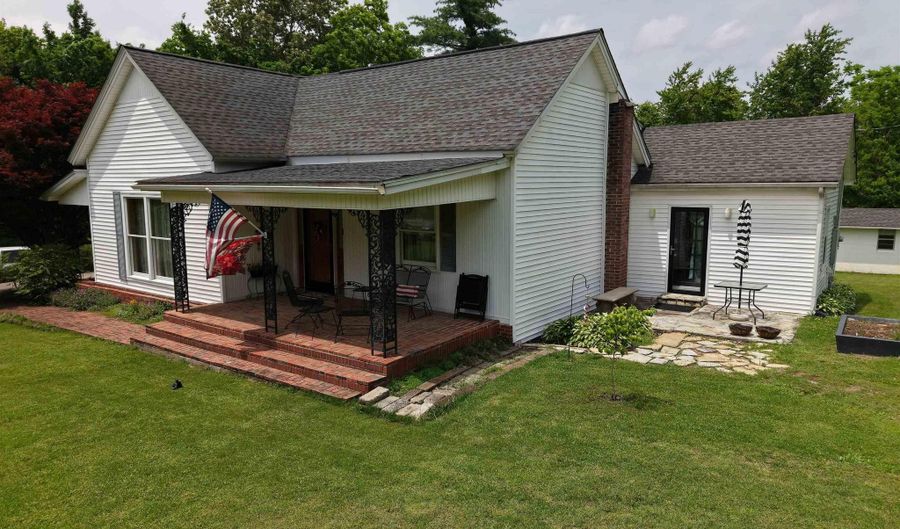 94 Hobbs St, Arlington, KY 42021 - 4 Beds, 4 Bath