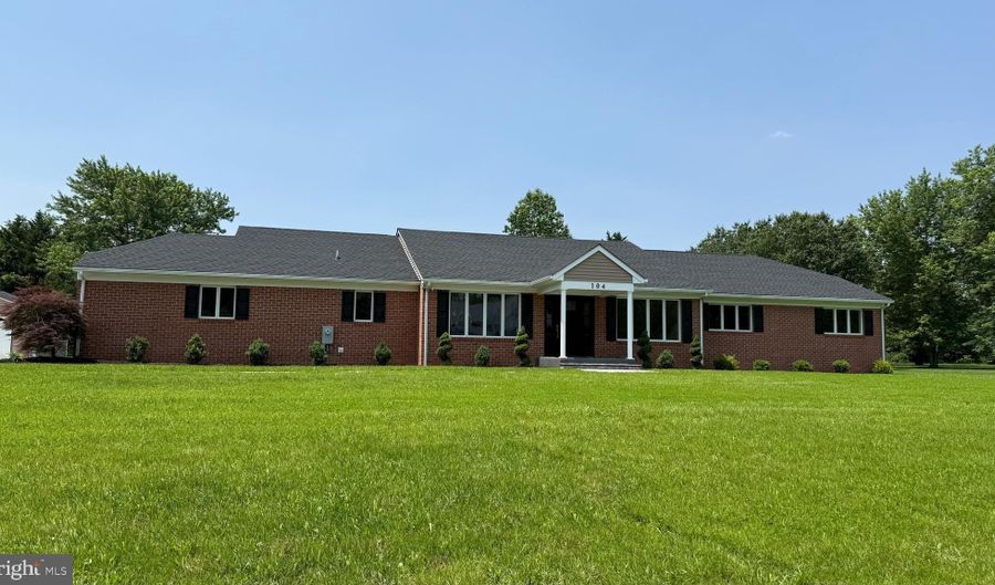 104 LAKE FRONT Dr, Dover, DE 19904 - 3 Beds, 2 Bath