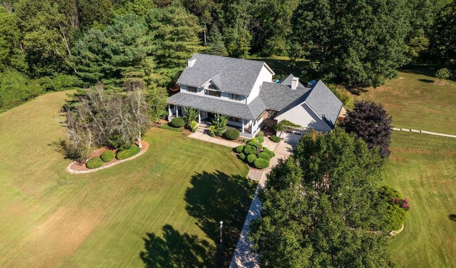 8193 Lavelle Rd, Athens, OH 45701 - 4 Beds, 5 Bath