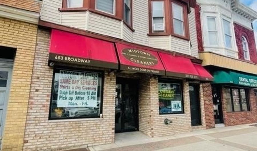 653 BROADWAY, Bayonne, NJ 07002 - 0 Beds, 0 Bath
